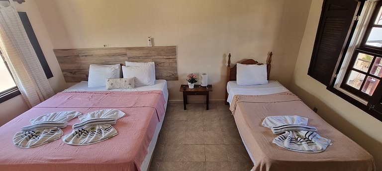Triplo Superior com Cama King e Ar-condicionado