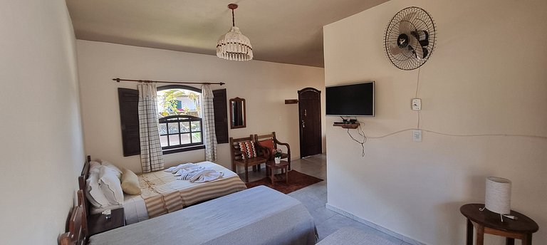 Quádruplo com 1 cama de casal e 2 de solteiro