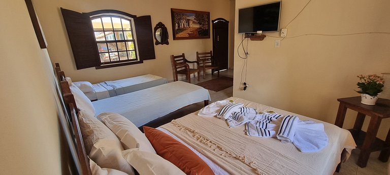 Quádruplo Standard 1 cama de casal e 2 de solteiro