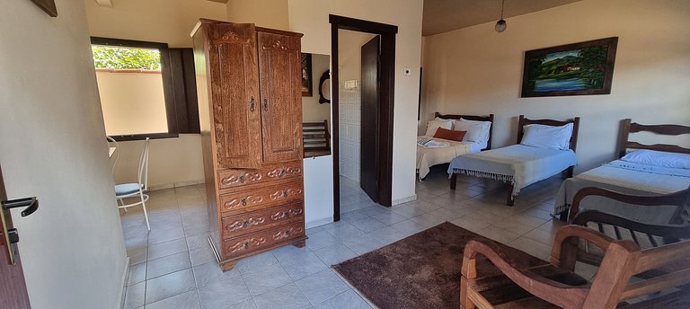 Quádruplo com 1 cama de casal e 2 de solteiro