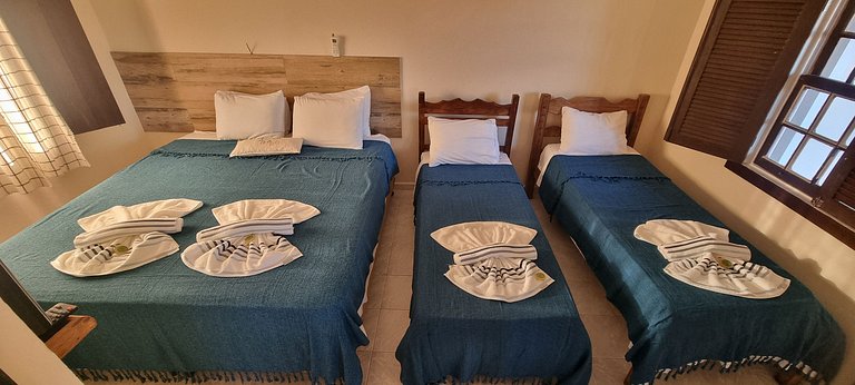 Quádruplo Superior com Cama King e Ar-condicionado