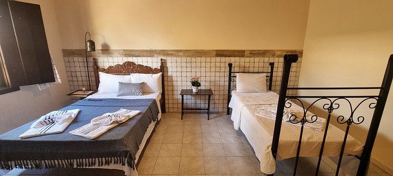 Triplo com 1 cama de casal e 1 de solteiro