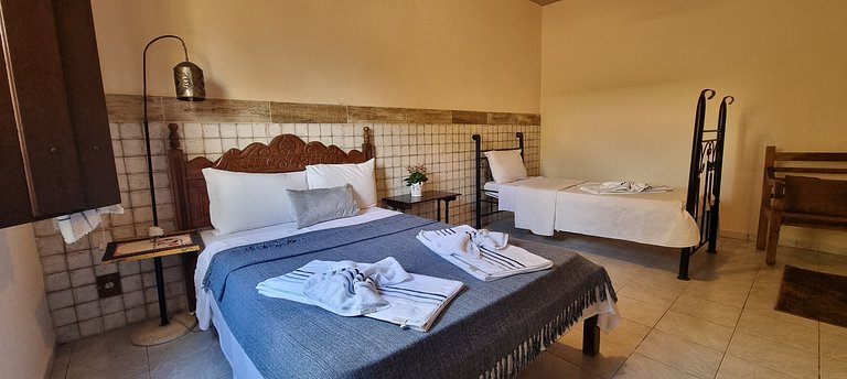 Triplo com 1 cama de casal e 1 de solteiro