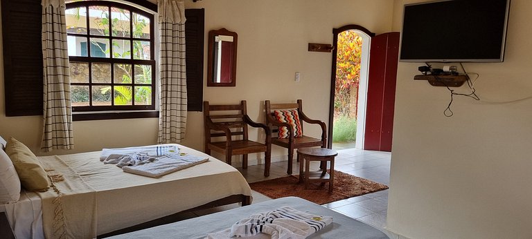 Quádruplo com 1 cama de casal e 2 de solteiro