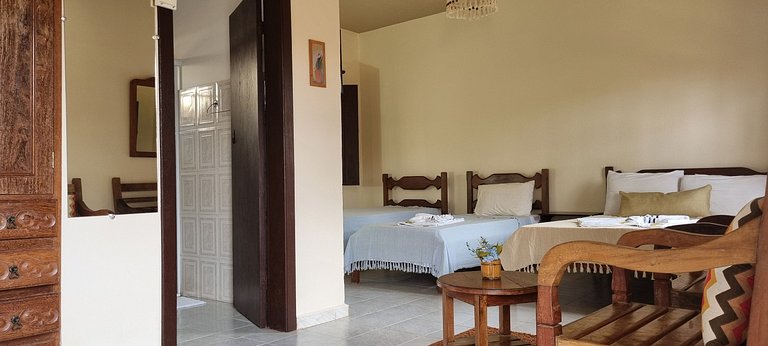 Quádruplo com 1 cama de casal e 2 de solteiro