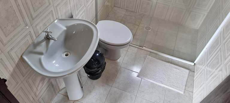 Quádruplo com 1 cama de casal e 2 de solteiro
