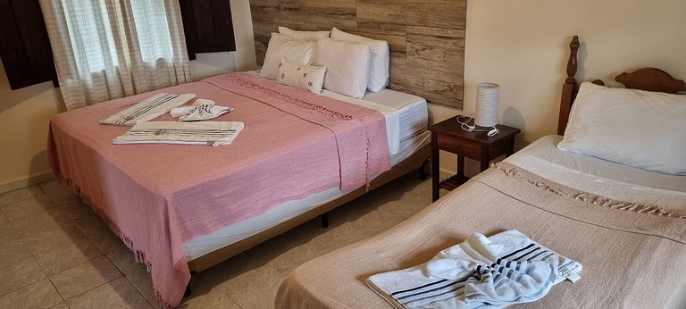 Apto Triplo Superior Cama King e Ar-condicionado