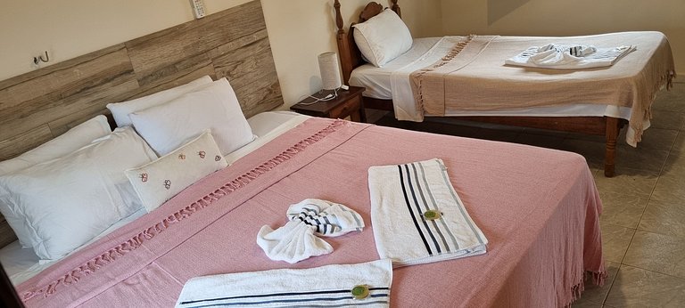 Triplo Superior com Cama King e Ar-condicionado