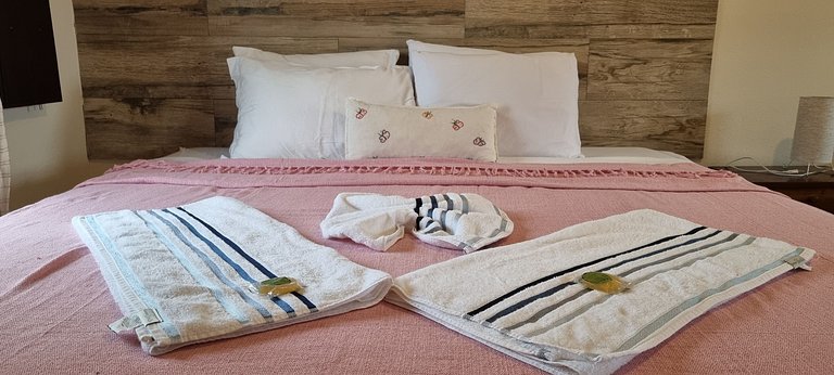 Triplo Superior com Cama King e Ar-condicionado