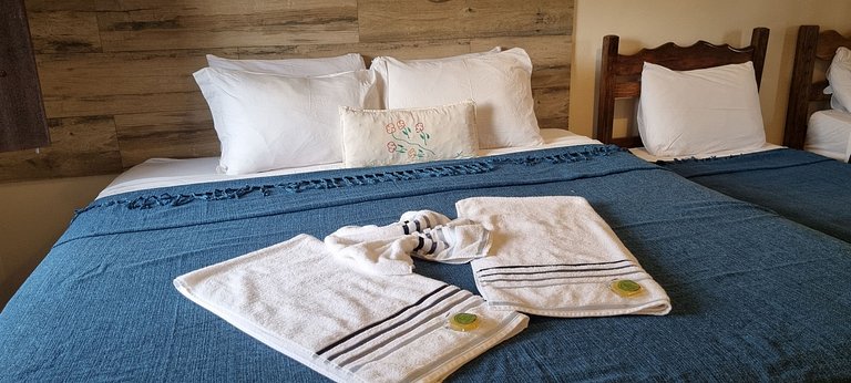 Quádruplo Superior com Cama King e Ar-condicionado